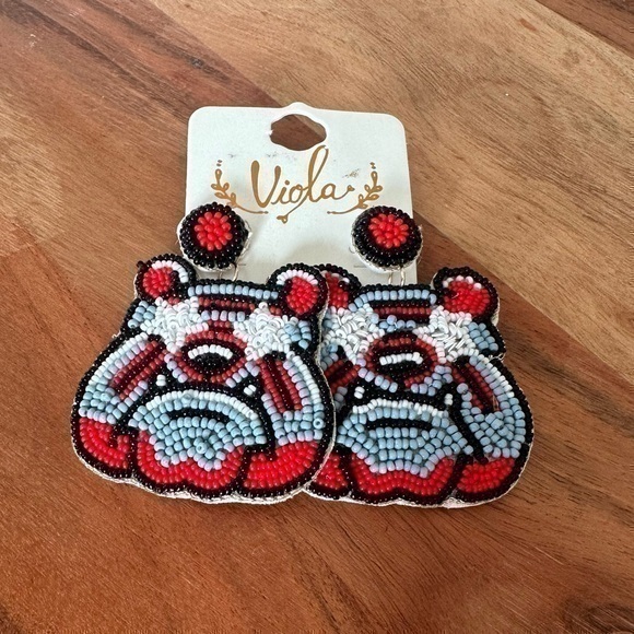 Jewelry - NEW! Gray Bulldog Bead earrings SUPER CUTE!